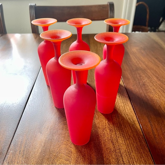 Six Vintage MCM Satin Red/Orange fluted Cordial glasses. Bases UV reactive. - Picture 13 of 16